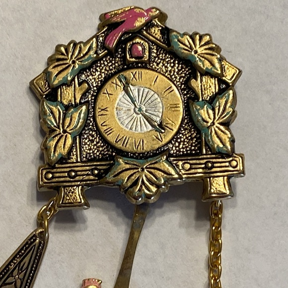 Vintage Spain Gold Tone Cuckoo Clock Brooch Pin - Picture 10 of 16